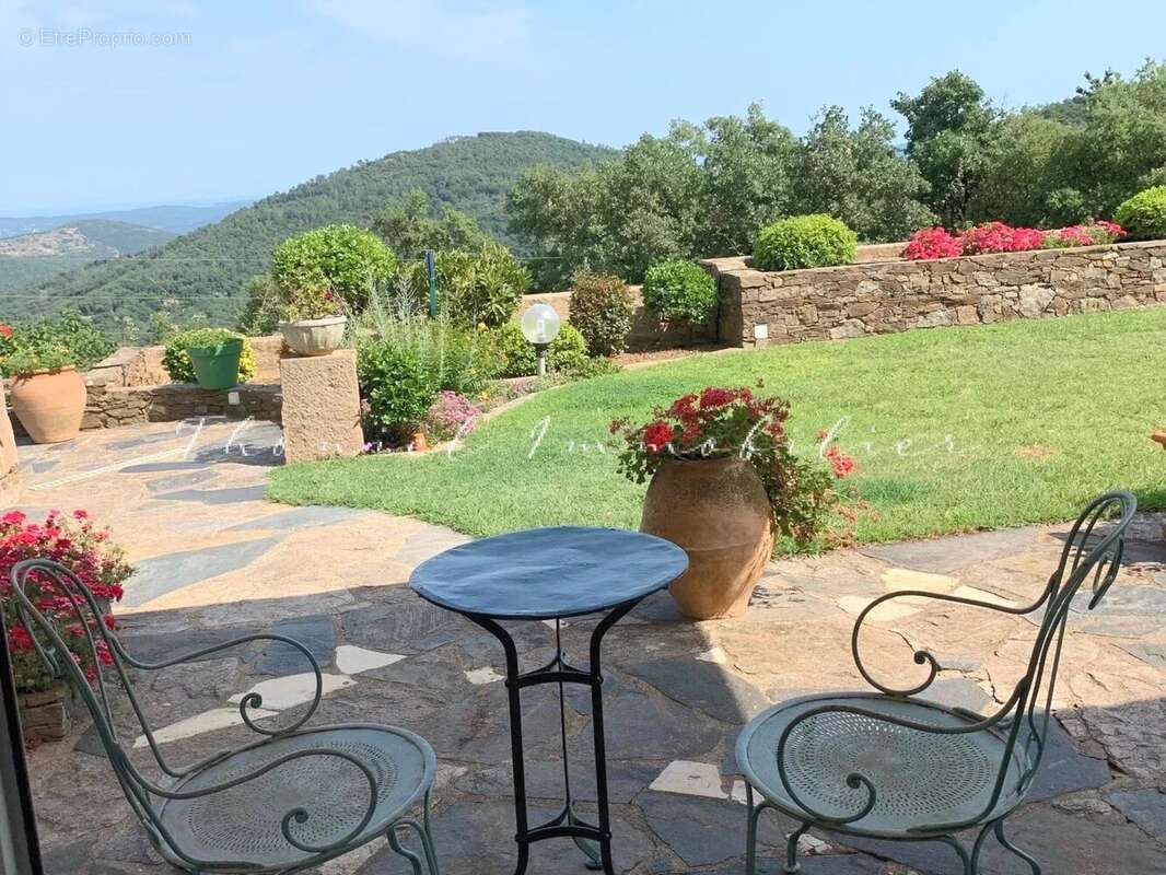 Maison à LA GARDE-FREINET