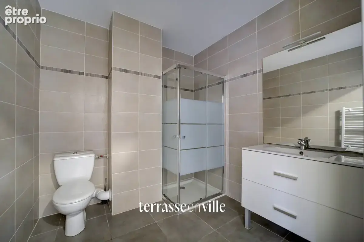 Saint-cyr-sur-mer - beau t2 recent - 38 m2 - terrasse - piscine - double parking - cave - 239 000€ - photo 7
