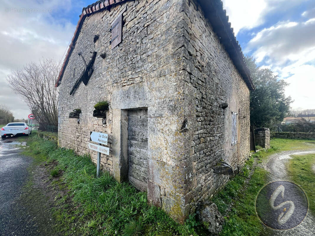 Maison à LIMALONGES