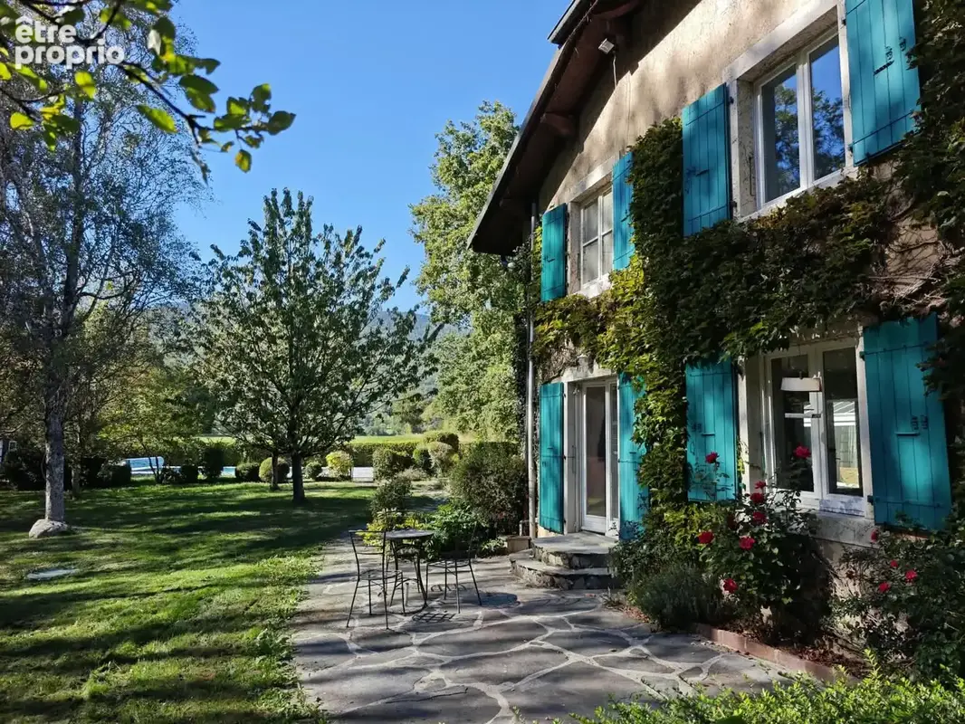 Maison 7 pièces 289 m² à vendre à Divonne-Les-Bains (01220) - photo 1