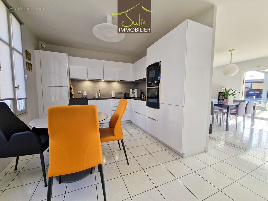 Maison de caractere de 170m2 proche bressuire - photo 4