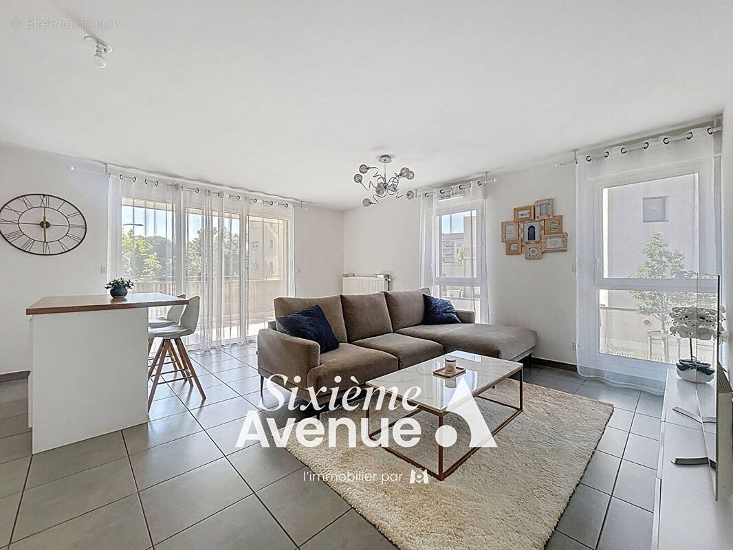 Appartement à DECINES-CHARPIEU