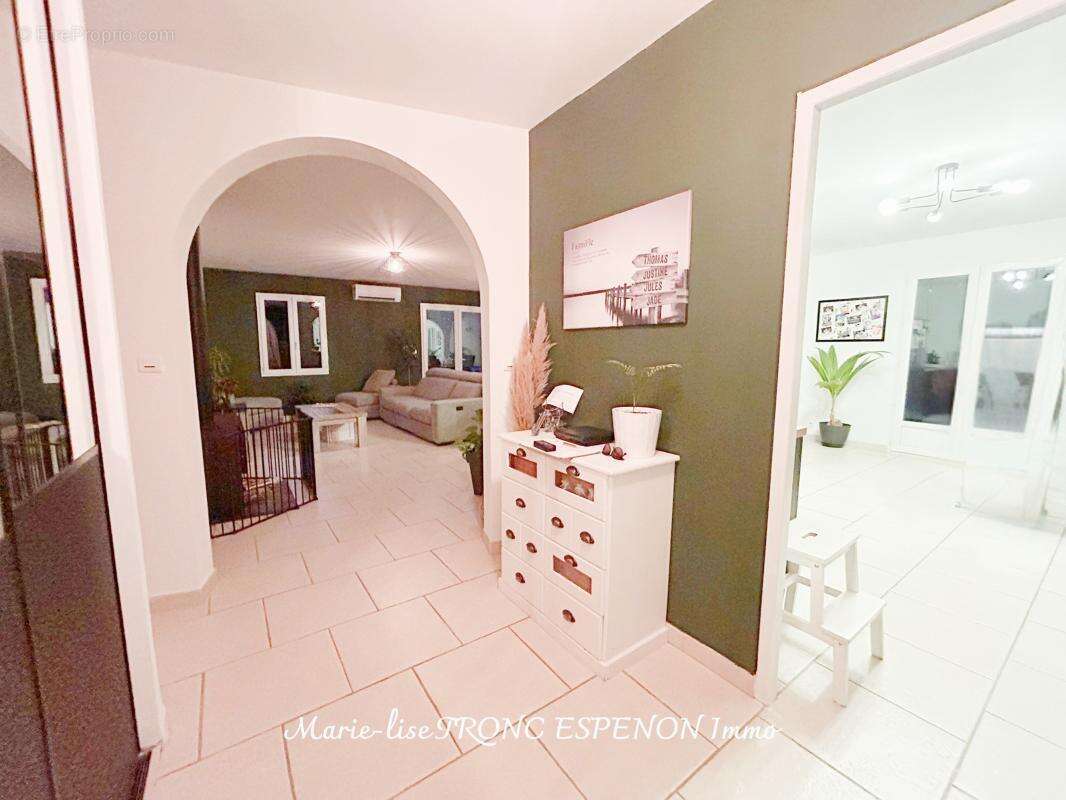 Maison à PERNES-LES-FONTAINES