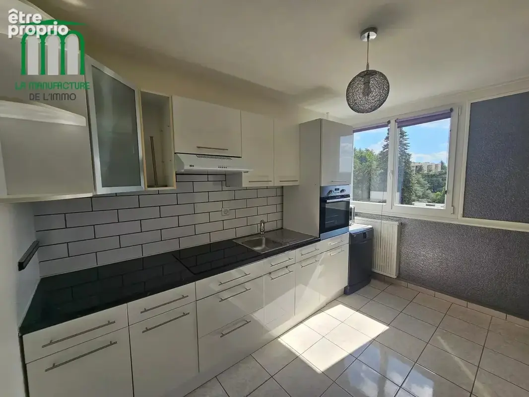 Appartement 3 pièces 65 m² · à Saint-Étienne · 64,9 m² · 59 900 €