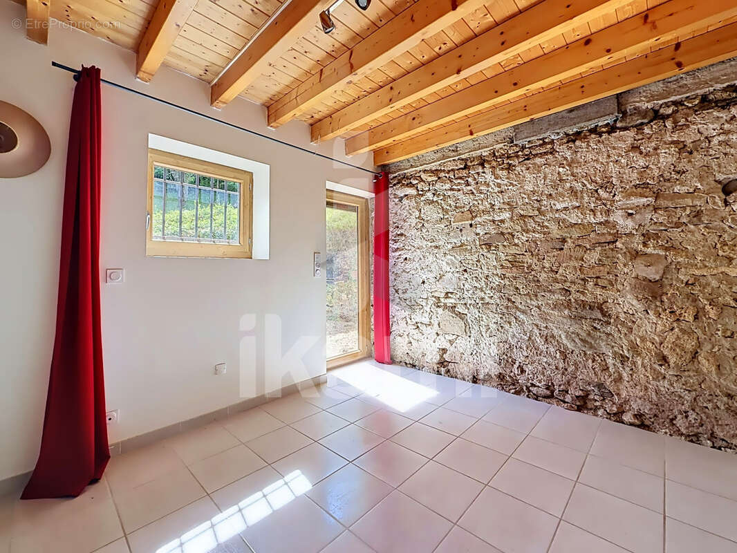 Maison à SAINT-JUST-DE-CLAIX