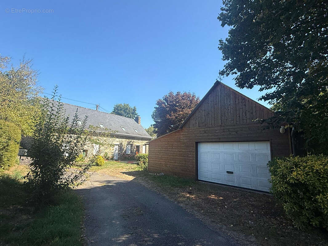 Maison à LA CHAPELLE-BOUEXIC