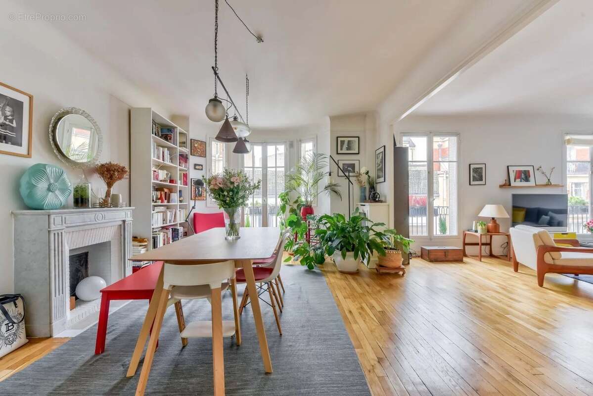 Appartement à PARIS-16E