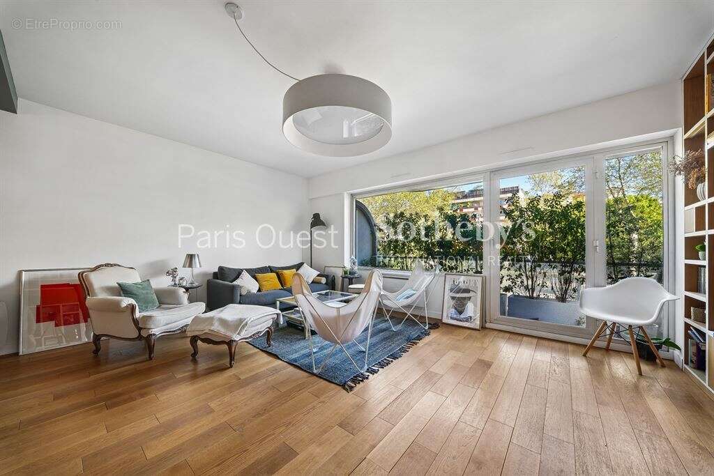 Appartement à NEUILLY-SUR-SEINE