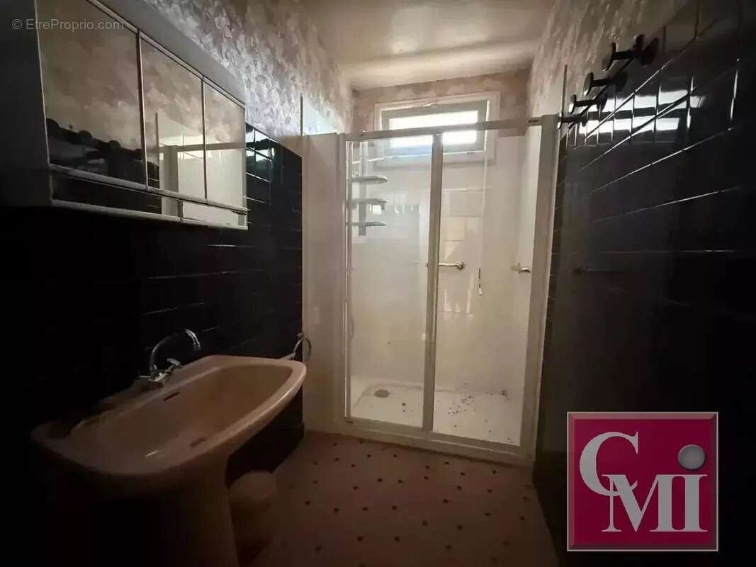 Maison 3 chambres sur 400m2 de terrain (4 appartements type - photo 9