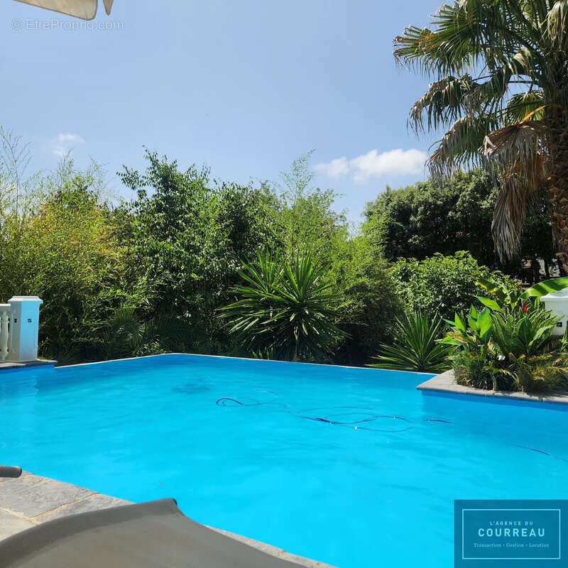 EXCLUSIVITÉ - Pignan  Maison T6 - 180 m2  Vue dégagée  Piscine à débordement - photo 9