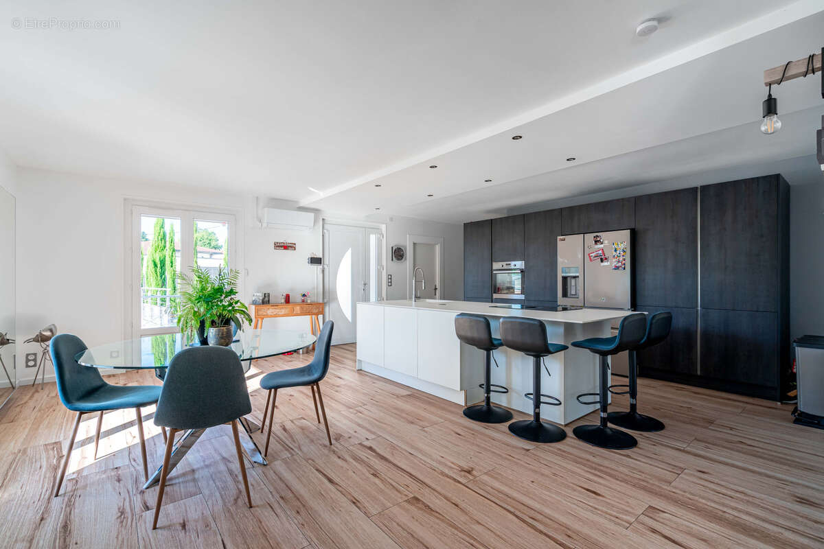 Maison à SAINT-GERMAIN-SUR-L'ARBRESLE