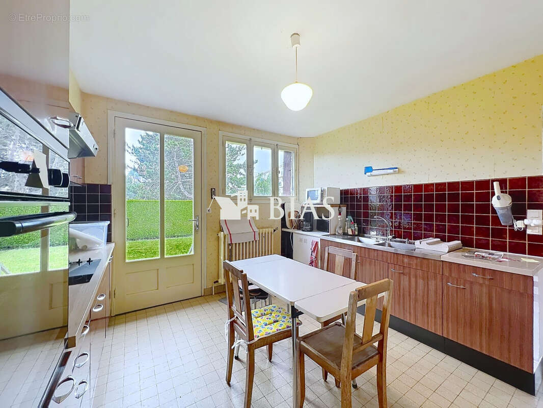 Maison 252 m² à Bernay  - photo 4