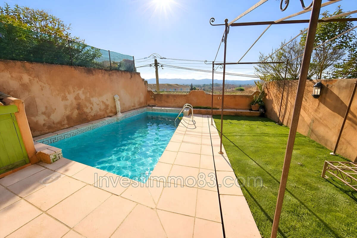 Maison à POURRIERES