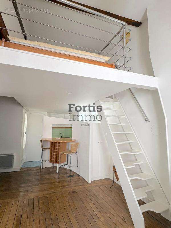 Appartement à PARIS-7E