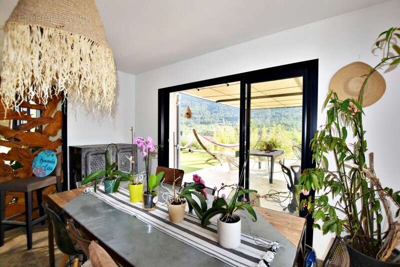 Maison à SOLLIES-TOUCAS