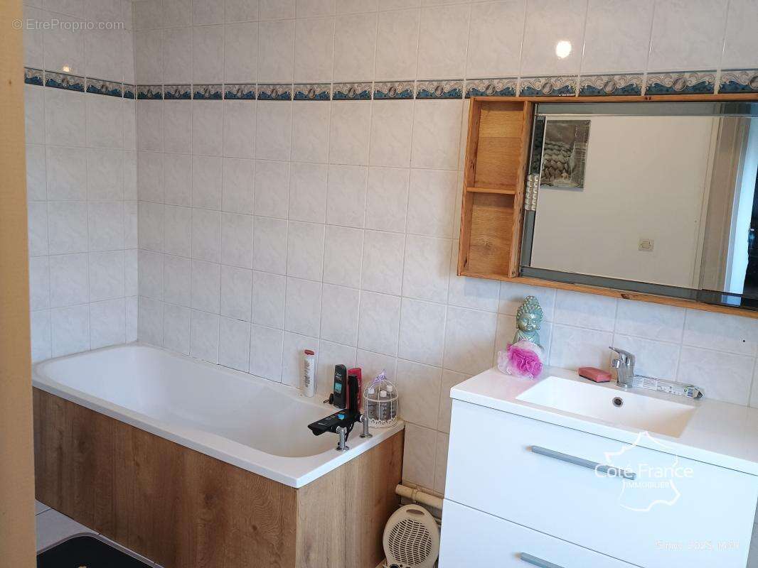 Maison à MONTIGNY-LE-FRANC