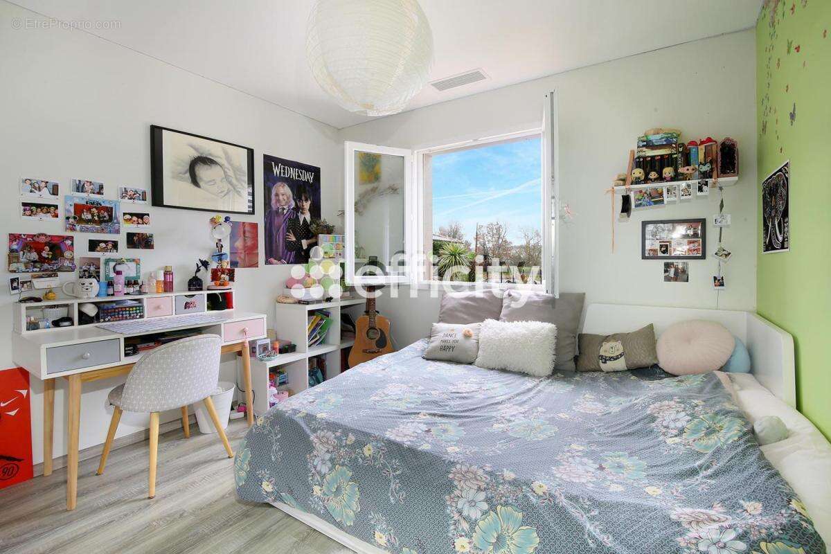 Maison à LAUZERVILLE