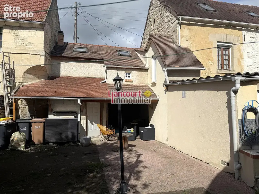 Photo Maison à Bury au prix de 184 000€