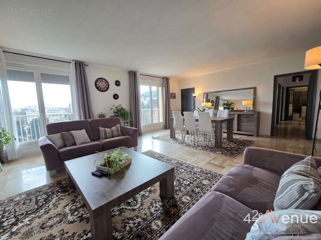 Appartement à SAINT-ETIENNE