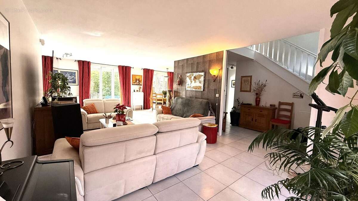 Maison à PLAISIR