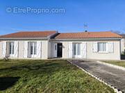 Maison à ETAGNAC