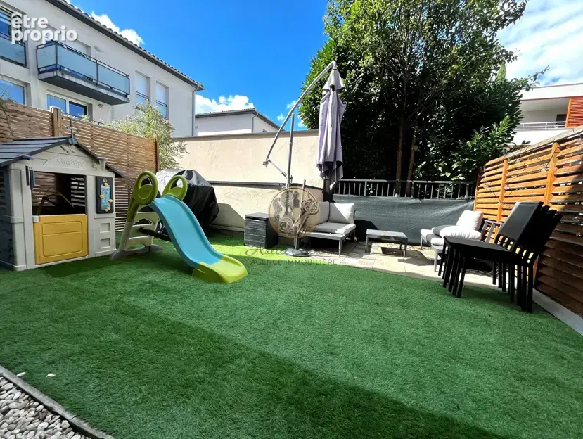 Produit rare à Marcy-l’Étoile   T3 traversant avec deux jardins Privatifs, piscine et double garage - photo 6