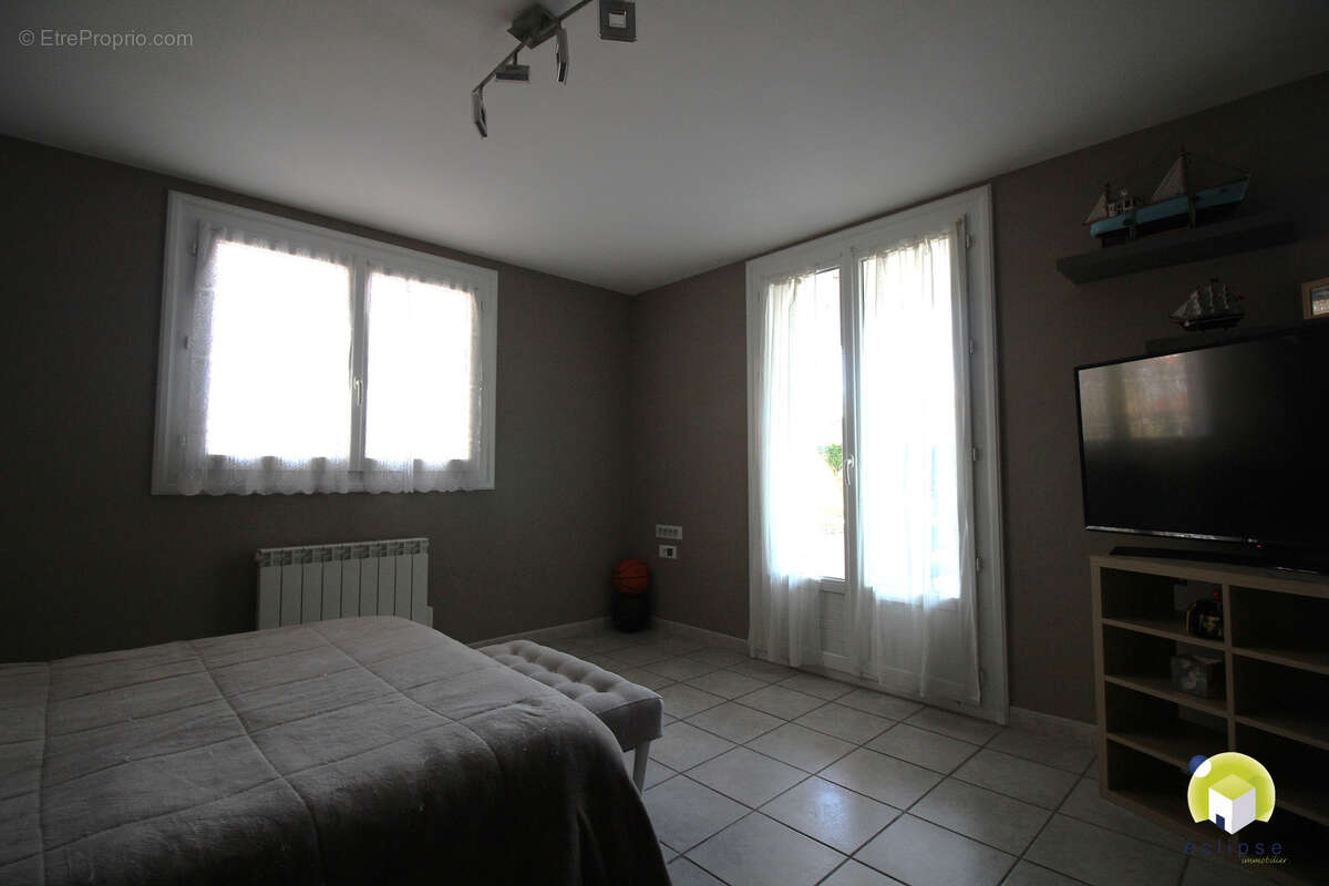 Maison à MEZERIAT