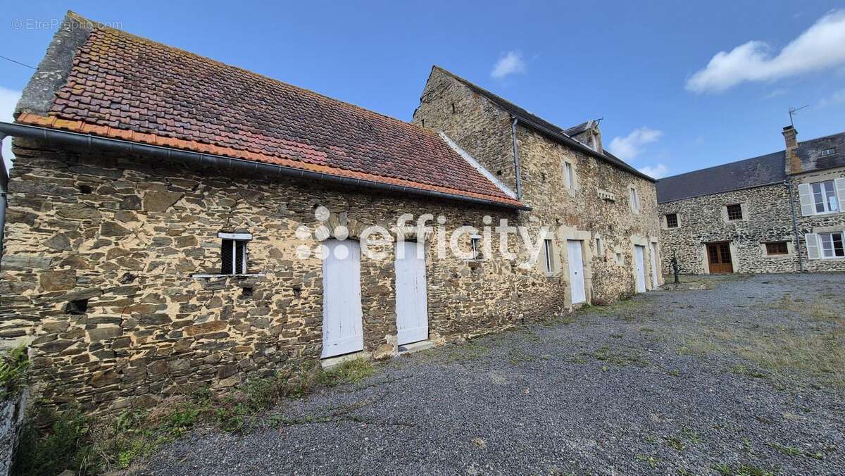 Maison à LE MOLAY-LITTRY