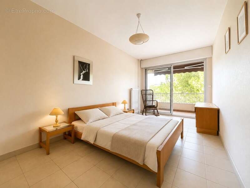 Appartement  3 pièces 78 m² - 2 Chambres - Cave - Garage - Parc - Piscine - Tennis - Tram Ligne 5 - Proximité Parc Montcalm - photo 5