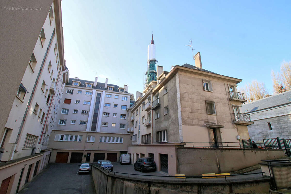 A vendre - appartement t2 - secteur cathedrale - photo 5