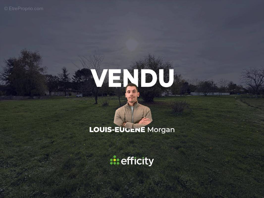 Terrain à SAINT-MAURICE-LA-CLOUERE