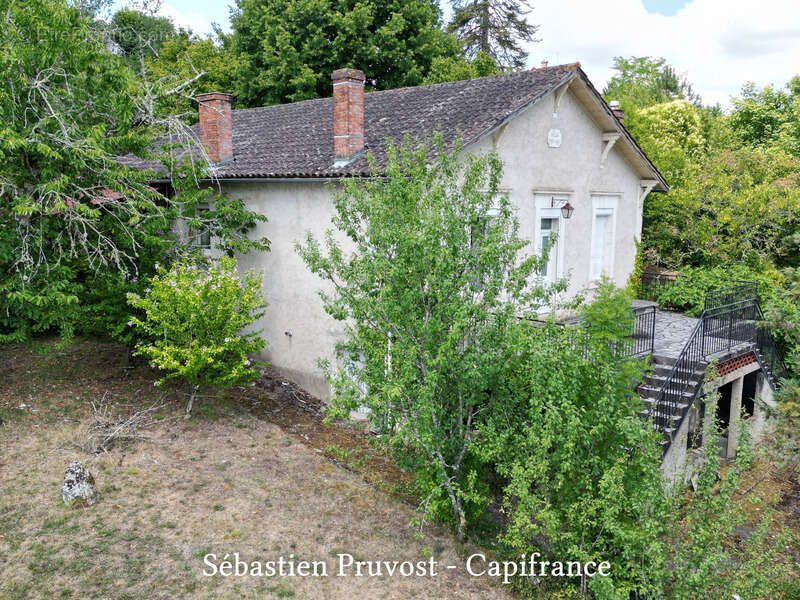 Maison à AGONAC