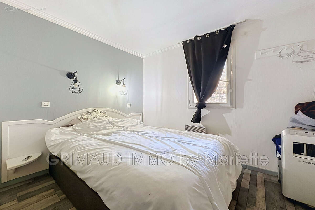 Appartement à GRIMAUD