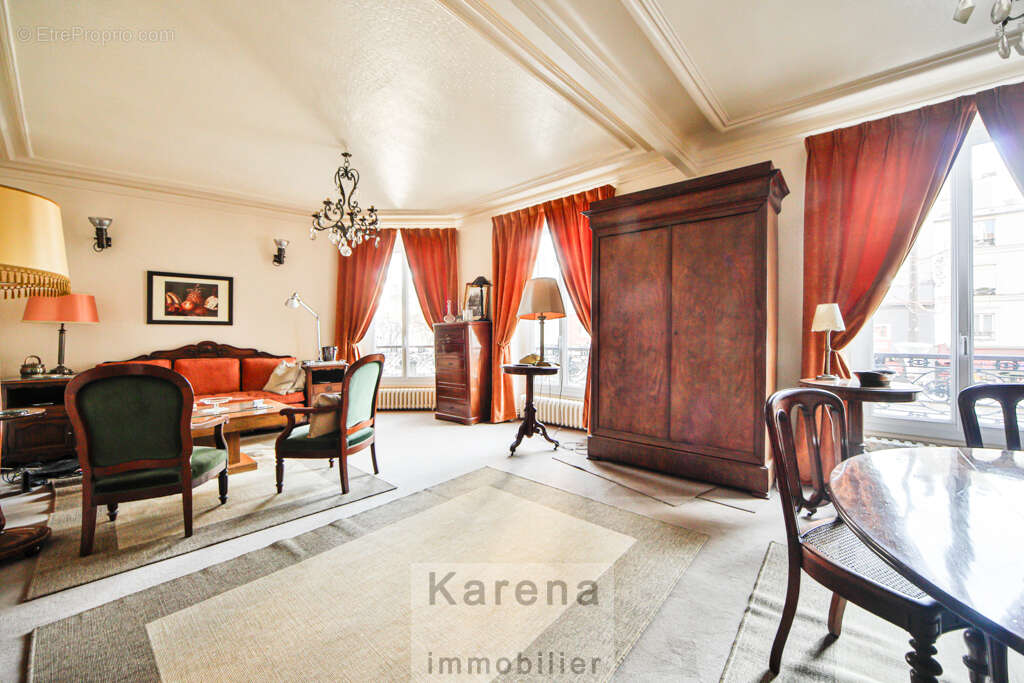 Appartement à PARIS-14E