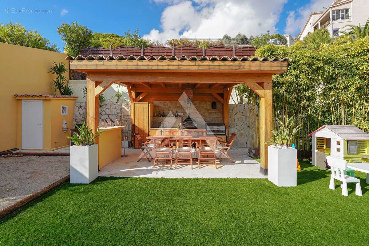 Maison à EZE