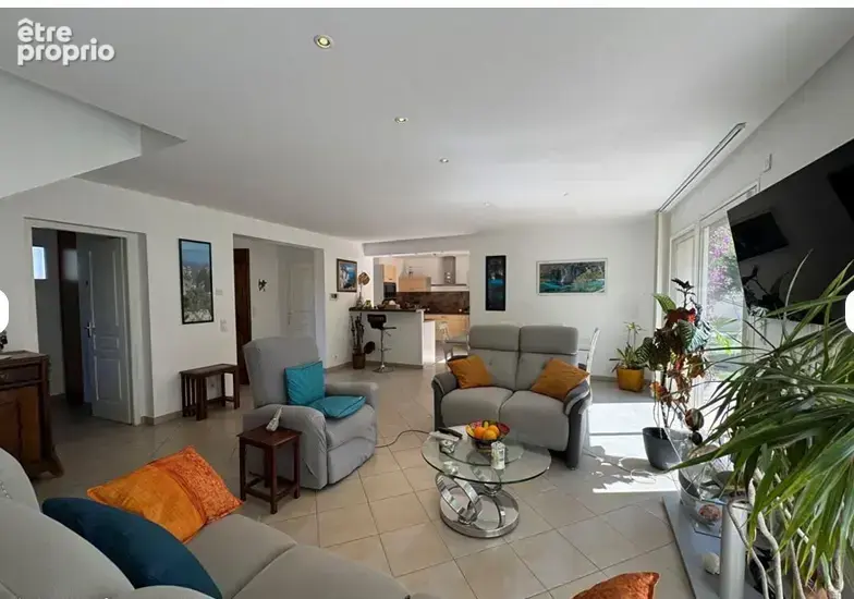Maison familiale 7 pièces avec piscine   Saint-Cyr-sur-Mer Village - photo 7