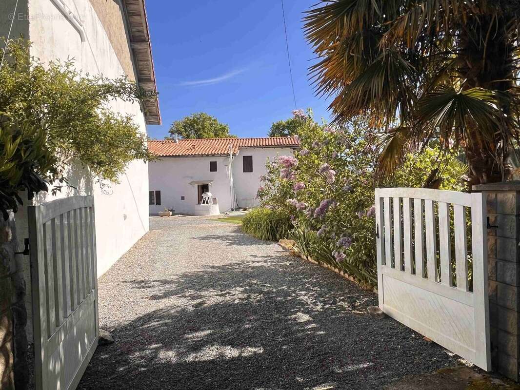 Maison à ROUMAZIERES-LOUBERT