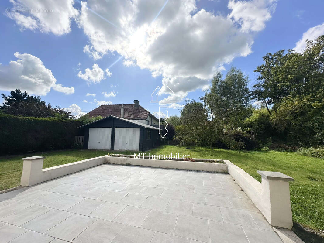 Maison à CAVRON-SAINT-MARTIN