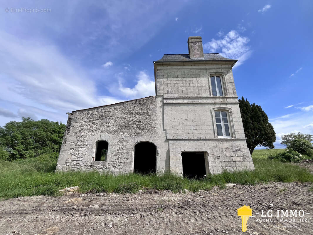 Maison à SAINT-DIZANT-DU-GUA