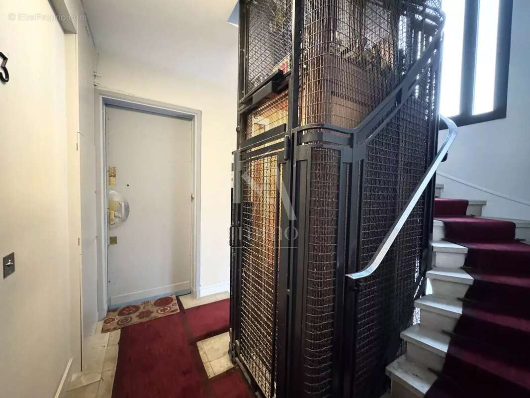 Appartement à NEUILLY-SUR-SEINE