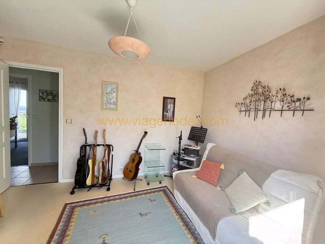 Maison à NERIS-LES-BAINS