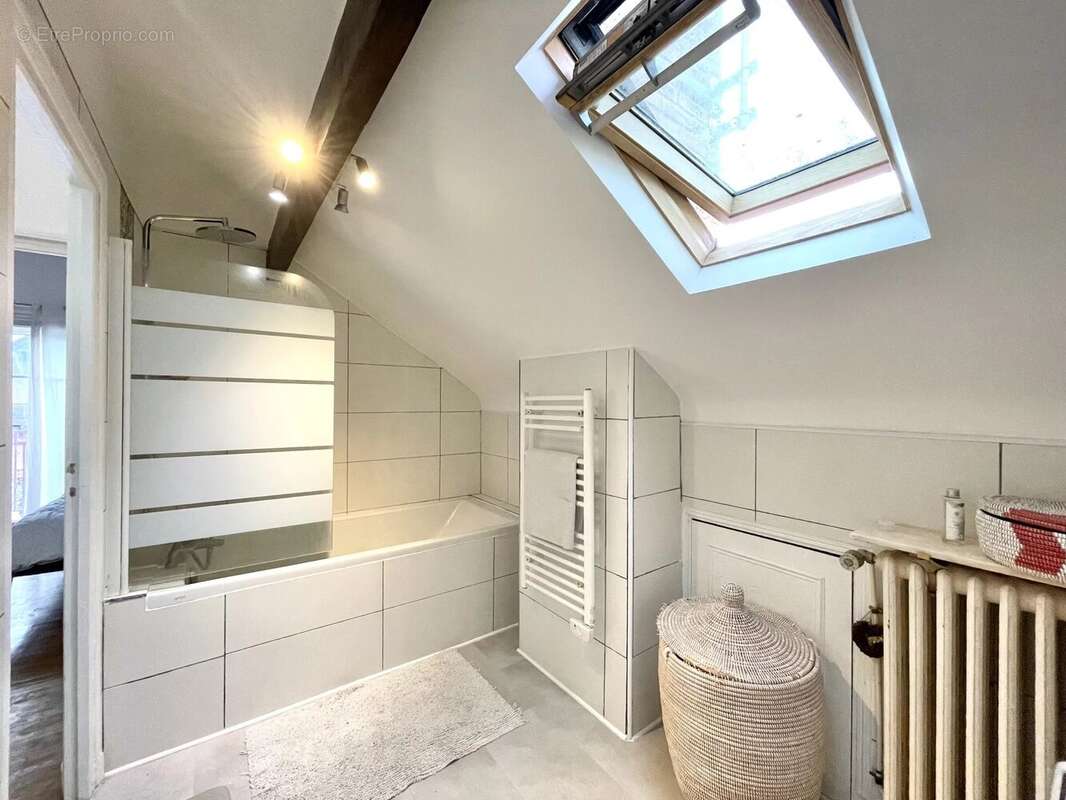 Maison à VERRIERES-LE-BUISSON