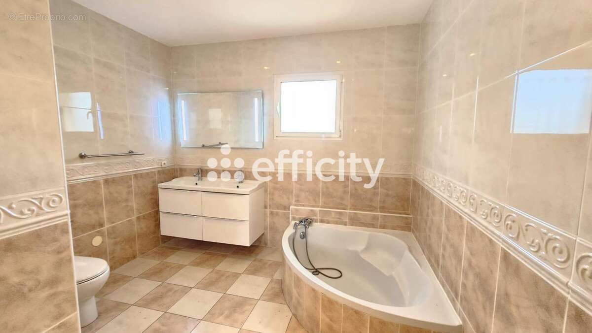 Maison à SAINT-GEORGES-D'ORQUES