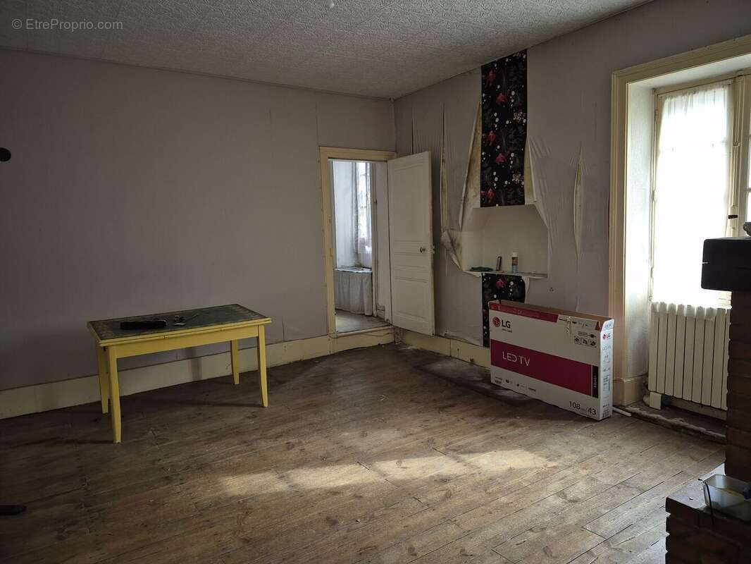 20260402105029 - Commerce à NONTRON