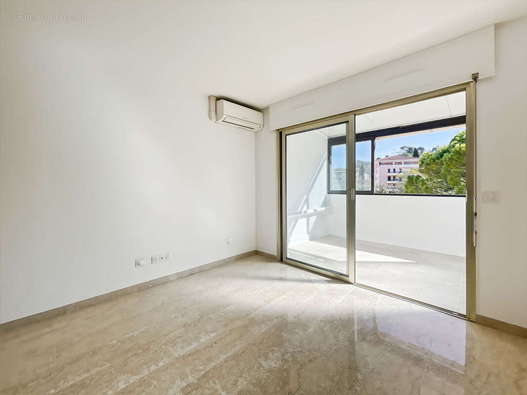 Appartement à MOUGINS