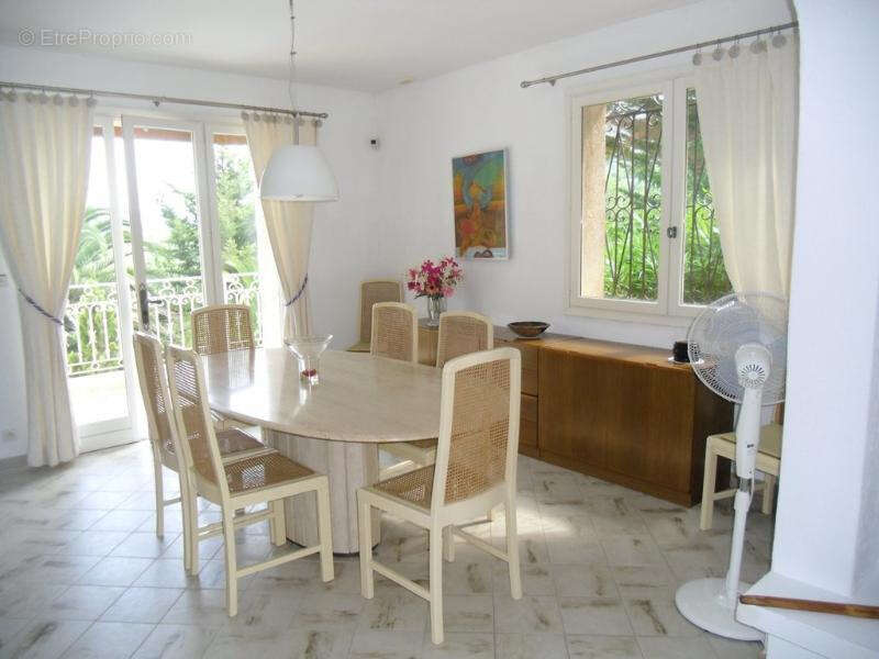 Maison à LES ADRETS-DE-L'ESTEREL