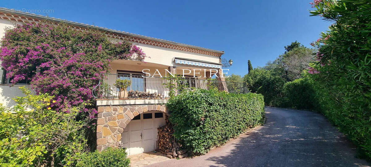 Maison à LES ISSAMBRES