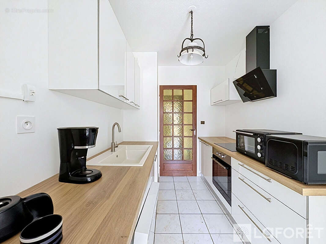 Appartement  Bourgoin-jallieu 4 pièce(s) 83 m2 - photo 2