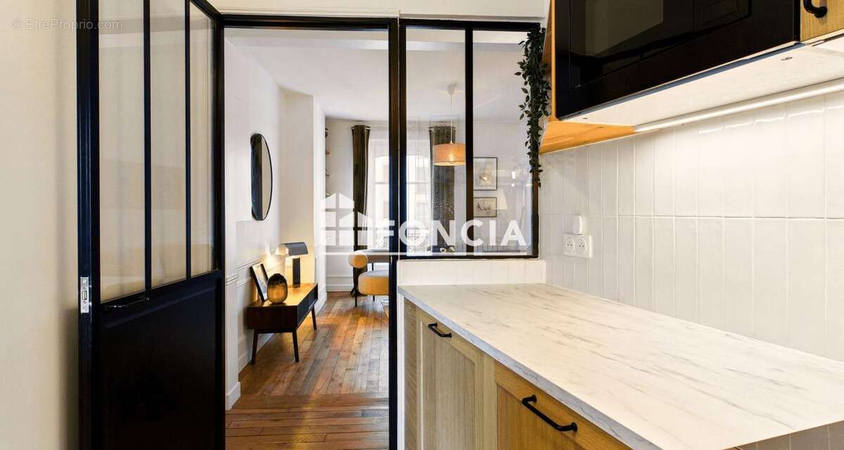 Appartement à PARIS-15E