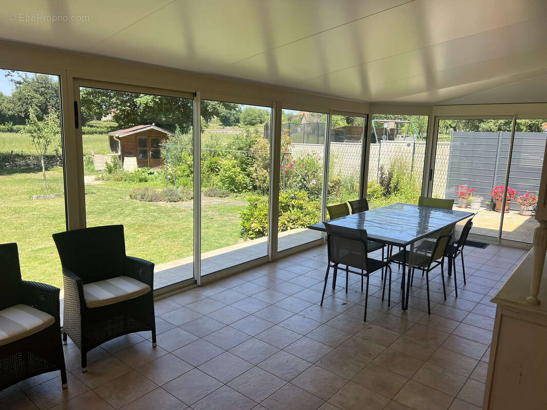 Maison à VENDENESSE-LES-CHAROLLES